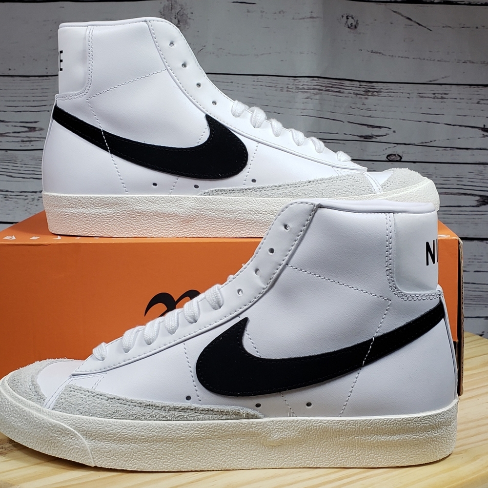 New Nike  Blazer Mid '77 Vintage BQ6806-100 size 9 Men's(10.5w). No lid